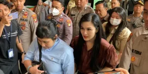 Kembali Jadi Saksi di Kasus Korupsi Timah Suaminya Sendiri, Sandra Dewi Bawa Koper Isi Dokumen
