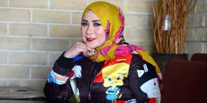 Kenang Nike Ardilla, Melly Goeslaw: Tak Cukup Ditulis di 10 Buku