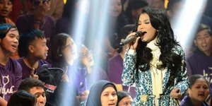 Keren! Rossa Ajak Penonton MOX 'Dugem' Rame-Rame