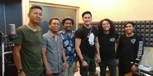 Kolaborasi dengan Rowman Ungu, Tiga Band Persembahkan 'Puber'