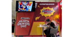 Kolaborasi Paling Gokil! Mie Sedaap Ajak Seniman Bikin Sketching Sedaap Sneakers Makin Berkarakter di JSD 2025