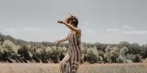 Kumpulan Soal Tebak Gaya Lucu dengan Gerakan Kata-Kata yang Menghibur