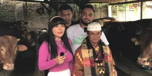 Lagi Kebanjiran Rejeki, Dinar Candy Kurban 3 ekor Sapi - Rogoh Ratusan Juta Rupiah