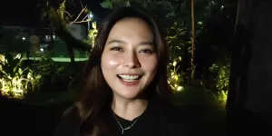 Lebaran di Cibinong, Larassati Kusnandar Kedapatan dengan Pria Misterius!