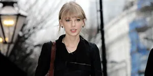 Liontin Kalung Istimewa Milik Taylor Swift