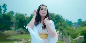 Lussy Renata Kembali ke Dunia Musik Setelah 20 Tahun, Rilis Single untuk Pemimpin Bangsa