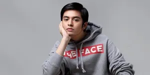 Main di Web Series ANTARES, Angga Yunanda Kesulitan Naik Motor Gede