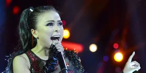 Main Film, Tantri Kotak Jadi Cengeng dan Sering Nangis