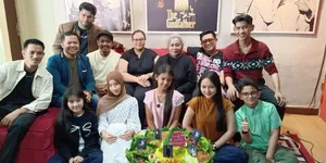 Mak Vera Siapkan Enam Artis Muda Berbakat Untuk Album Terbarunya