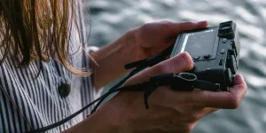 Mau Foto Astetik? Kamera Mini Andalan Anak Skena yang Lagi Viral Ini Patut Dicoba