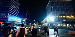 Menarik Banget! Videotron Chitato Lite Varian Aburi Seaweed di Bilangan Sarinah Ini Bikin Pangling