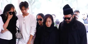 Mengaku Jarang Temani Ibunya Selama Sakit Karena Pekerjaan, Kikan Cokelat: Saya Selalu Bilang 'Tungguin Saya Pulang'