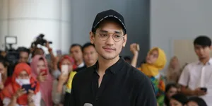Meski Tak Hadir, Rossa Terus Update Soal Konser Dekade Afgan