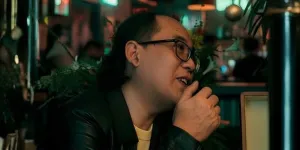 Mirza IBL Rilis Single 'Selalu Remaja' di Usia 56 Tahun