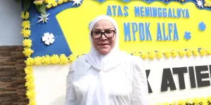 Mpok Atiek Umrah: Minta Ampunan Dosa, Sebut Hidup Sudah Nggak Lama Lagi