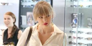 Must Have Item: Taylor Swift's Vintage Black Bag