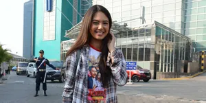 Natal, Aurelie Moeremans Ajak Papa & Mama Jenguk Ello di RS Rehabilitasi Narkoba