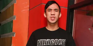 Nge-drum di Puncak Gunung, Ikmal Jadi Yang Pertama di Dunia