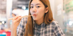 Nggak Bisa ke Korea? Nggak Masalah! Bikin Korean Vibes Sendiri Bareng Mie Sedaap Korean Spicy Chicken