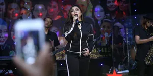 Nia Daniaty, Iis Sugianto dan Obbie Mesakh Lantunkan Tembang Rindu di DAA4