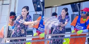 Nonton MotoGP di Mandalika, Ini 7 Potret Maia Estianty Dapat Kehormatan Kibarkan Bendera Finish