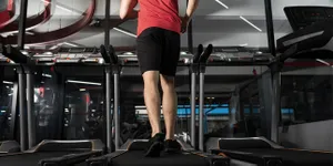 Nyalain Vinyl Demi Makin Gokil di Treadmill