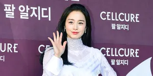 Pakai Hanbok di Pernikahan Lee Wan, Kecantikan Kim Tae Hee Bikin Gagal Fokus