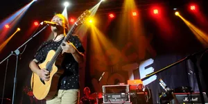 Payung Teduh Teduhkan Rock The Vote