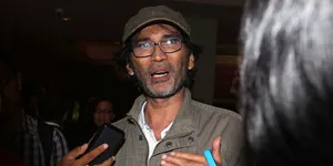 Penyakit Belum Jelas, Alex Komang Masuk Rumah Sakit