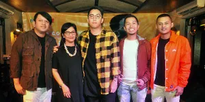 Penyanyi Bersuara Emas Pierre Fitz Gandeng 3 Composer di Single Debutnya