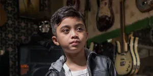 Penyanyi Cilik Ini Suarakan Keresahan Terhadap Perpecahan Politik