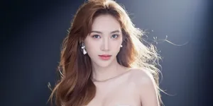 Penyanyi Icha Yang Bawakan Lagu Mandarin di Acara TV Tiongkok
