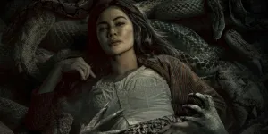 Perankan Janda Cantik di Film Horor 'PAKU TANAH JAWA', Masayu Anastasia Beradu Akting dengan Ular