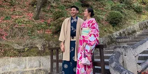 Perdana Rayakan Natal Bersama, Chelsea Islan Peluk Mesra Rob Clinton Kardinal di Pegunungan Penuh Salju