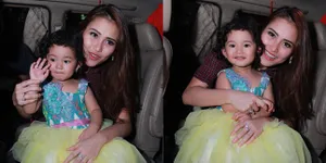 Gandeng Bilqis, Ayu Ting Ting Hindari Awak Media
