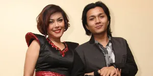 Persiapan Nikah Novita Dewi - Alex Rudiart Sudah 50%