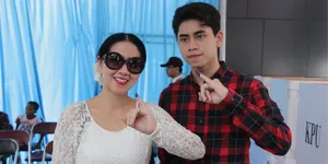 Pertama Kali Nyoblos, Venna Melinda Beri Putranya Kebebasan Penuh