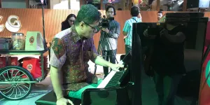 Pianis Ananda Sukarlan Berhasil Tampil Memukau Ketika Mainkan Lagu Rapsodia Nusantara dengan Satu Tangan