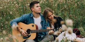 Playlist Lagu Puitis dan Menyentuh Hati Buat Kaum Word of Affirmation