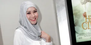 Pola Kerja Suami Tak Teratur, Ini Strategi Zaskia Mecca