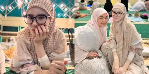 Potret Angel Lelga Itikaf Malam ke-28 Ramadan di Masjid dengan Ketenangan