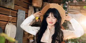 5 Potret Cantik Tian Xiwei dengan Dress Mini Warna Hitam