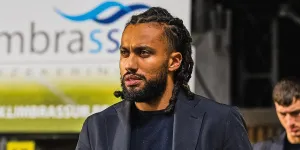 Potret Catchy dan Elegan Jairo Riedewald: Pesepak Bola Berdarah Manado yang Bakal perkuat Timnas Garuda!