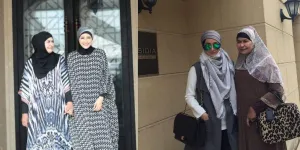 Potret Inneke Koesherawati Bersama Ibunya Yang Jarang Tersorot, Hangat dan Bahagia