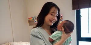 Potret Nita Vior Momong Anak, Sudah Berusia 2 Bulan - Nikmati Momen Jadi Ibu