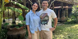 Potret Pasangan Artis yang Adem Ayem Jauh dari Gosip Miring, Lengket Terus hingga Menua Bersama