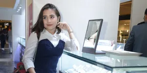 Prilly Latuconsina Diledek Sang Papa Karena Punya Anting Ini