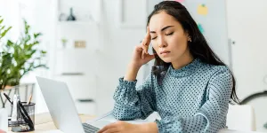 Pusing dengan Kerjaan saat Lagi Jalani Puasa Ramadan? Atasi dengan Plossa!