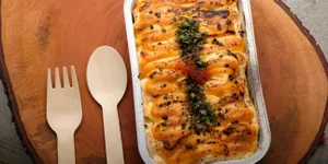 Rasanya Nggak Kalah dari Buatan Restoran, Ini Resep Salmon Mentai Rice yang Mudah Dibuat di Rumah