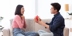 Rekomendasi Hadiah Valentine yang Cocok Diberikan ke Orang Tersayang
